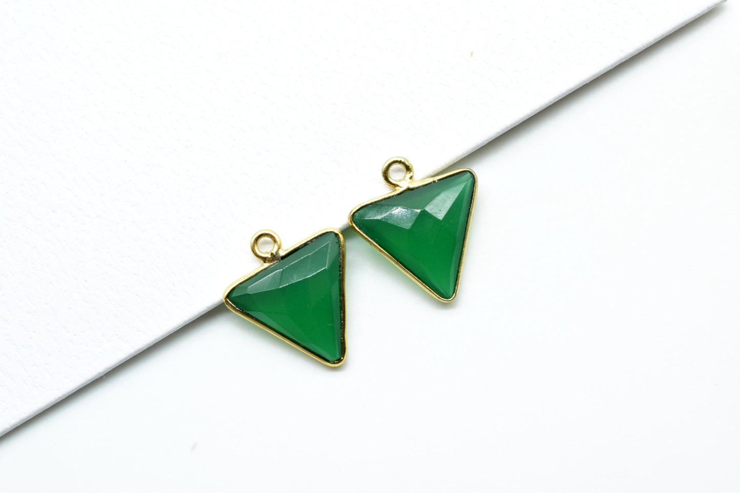Green Onyx 12mm Triangle shape single loop charm,Brass Gold Plated bezel,Green Onyx Faceted Connector,Green Onyx Bezel Pendant,onyx jewelry