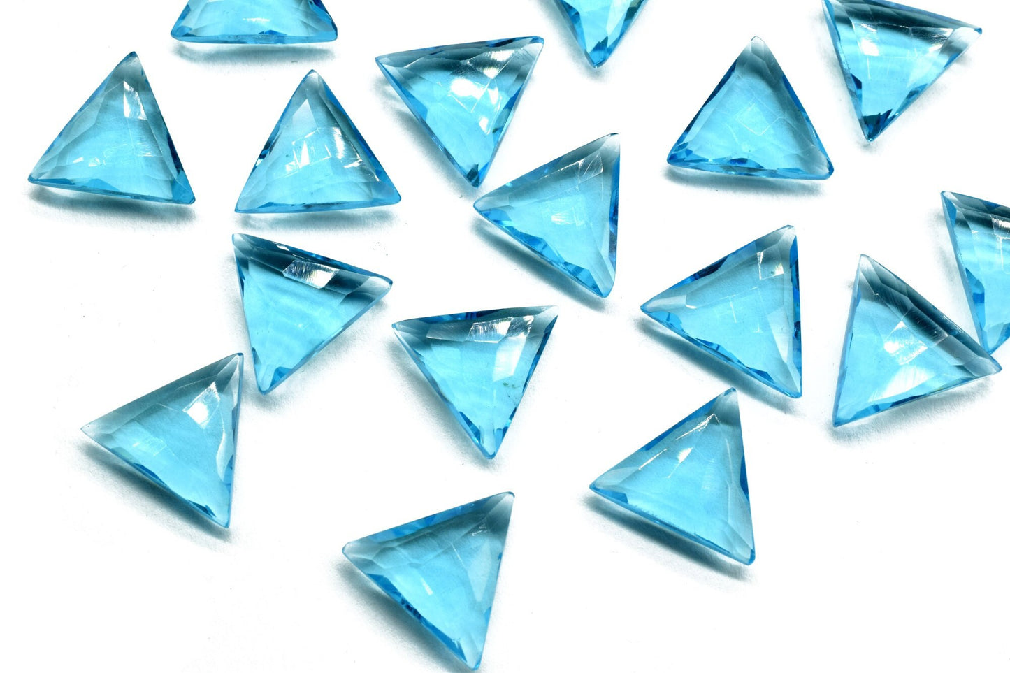 London Blue Topaz Faceted Trillion shape Briolettes,Gemstone briolettes,Blue Topaz briolettes strand,Blue Topaz 14mm briolettes beads,jewels