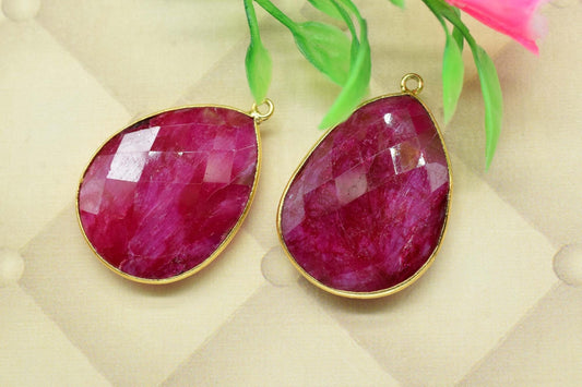 Ruby 20x26mm Pear Shape single Loop Charm,Dyed Ruby Faceted Pear Shape Connector,Bezel Pear Shape Connector,Ruby Single Flat Bail links,