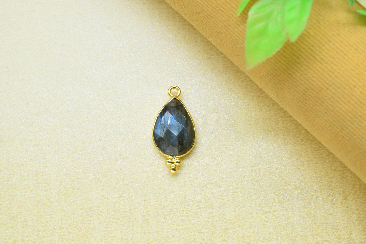 Labradorite Gemstone 10x14mm Gold Plated Bezels,Labradorite connector Jewelry Making Charms Crafts,Labradorite Pear Shape Pendant Charms