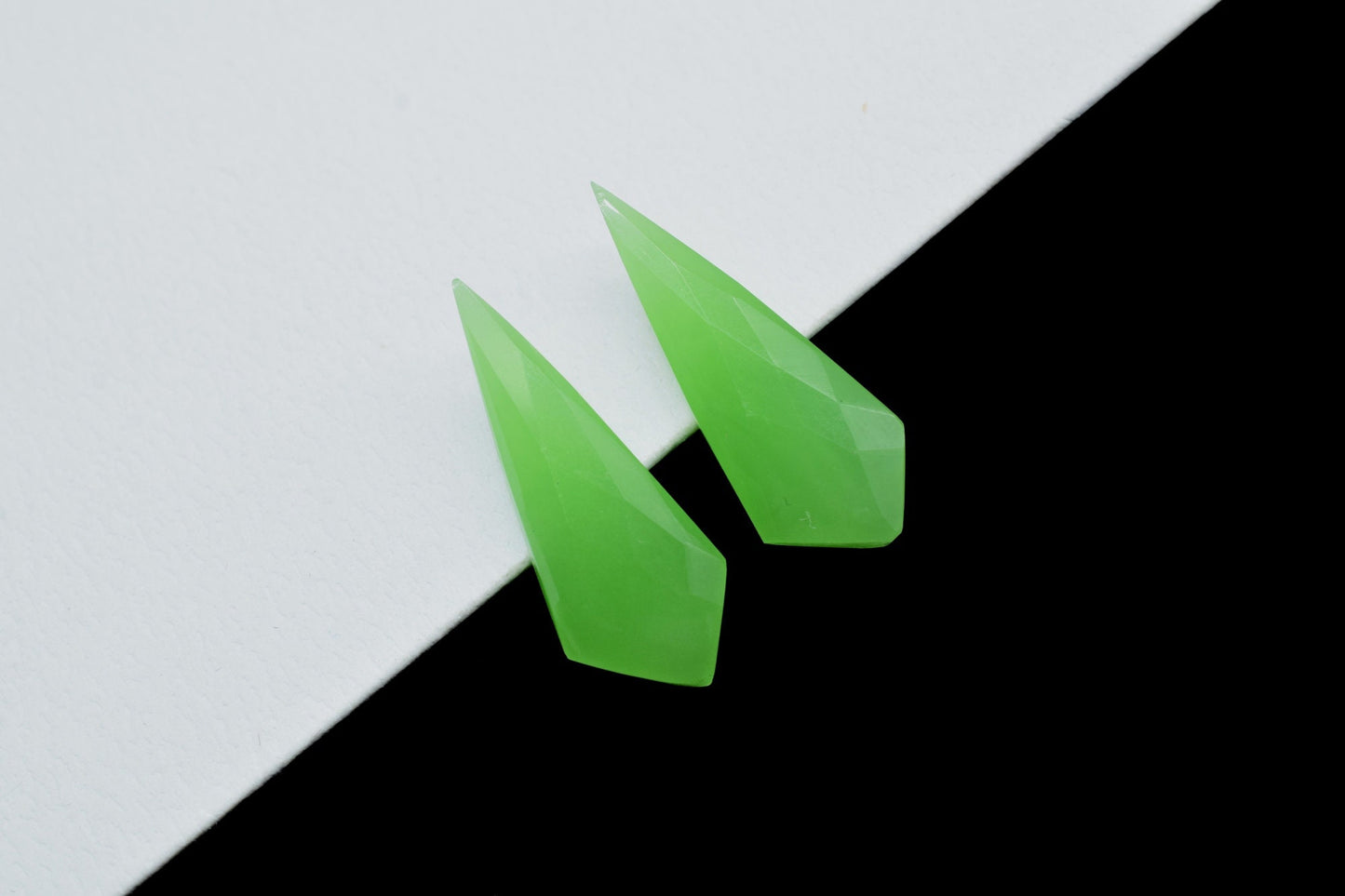 Chrysoprase 12x27mm Faceted Pear Shape Briolettes,Chrysoprase Faceted Pear Shape Beads,Chrysoprase Long Teardrop Beads,Chrysoprase Beads