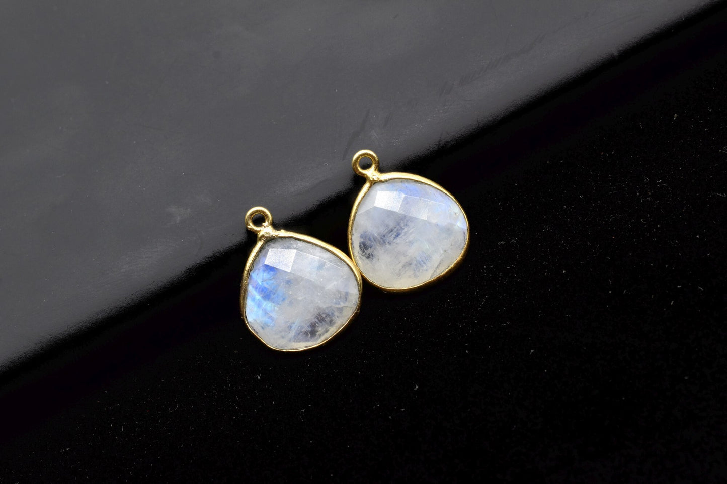 Moonstone 14mm Heart shape single loop connector,Natural Rainbow Moonstone,Bezel Heart Shape Connector,Heart gold Plated Single Point Bail