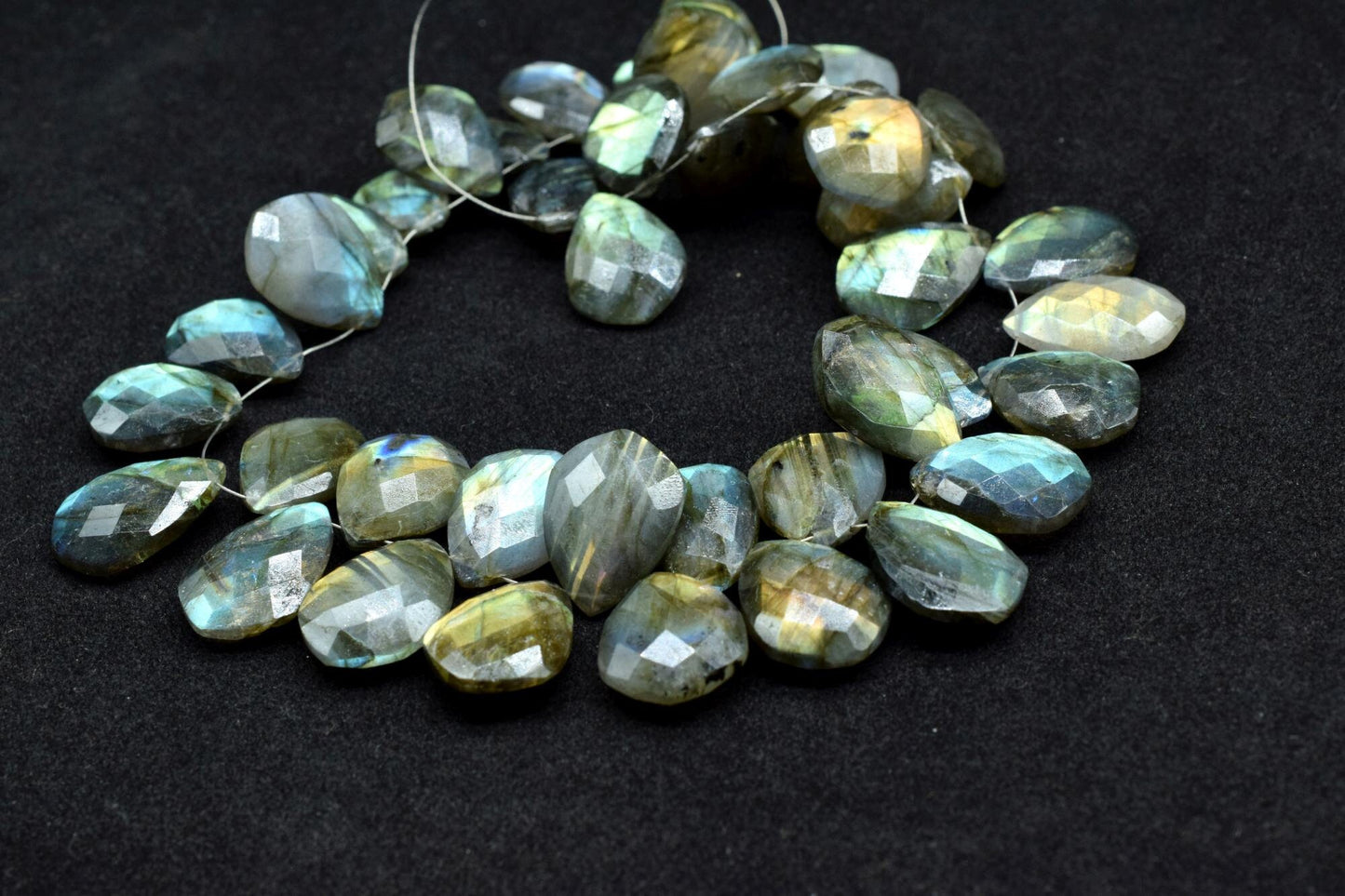 Labradorite 15x20mm Faceted Pear Shape Briolettes,Tie Shape Briolettes,Pear Shape Briolettes,Semiprecious Briolettes,jewelry making beads