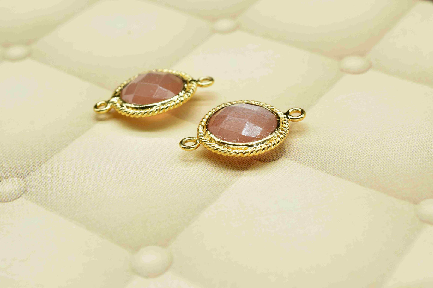 Peach Moonstone 10mm Round Bezel,Gold Plated Bezel,Moonstone Charms,Gold Vermeil Bezel Jewelry,Moonstone Gold Filled Bezel,Moonstone Pendant