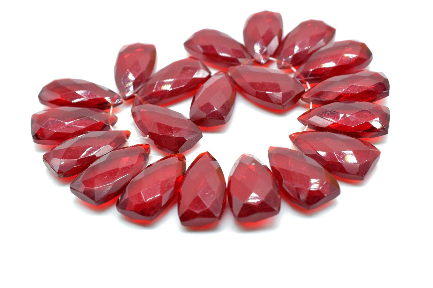 Natural Garnet Briolettes,10x18mm Trillion Faceted Beads,Garnet pyramid shape beads,Garnet Trillion Shape Briolettes,Garnet faceted beads