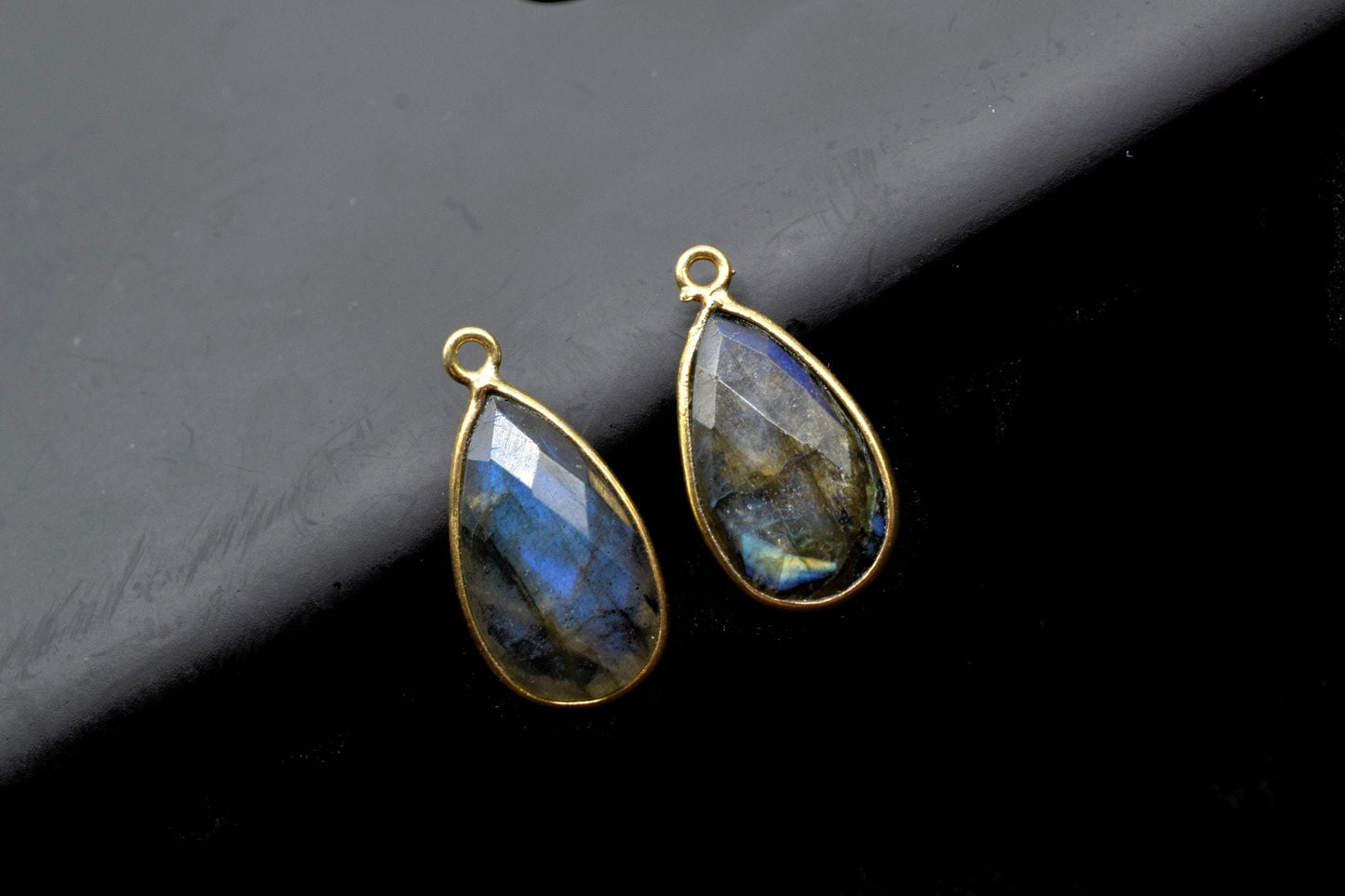 Labradorite 10x18mm Pear shape charm,Labradorite fancy pendant,Labradorite Gold Plated bezel,jewelry making charms craft,December Birthstone