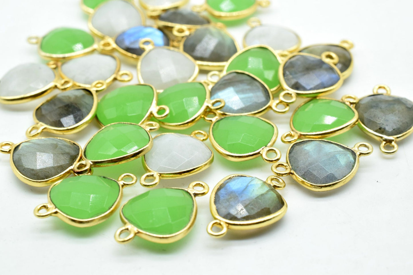 Labradorite 15mm Trillion double bail connectors,Pendant,Faceted Labradorite,Gemstone Charm,Gemstone Pendant,Labradorite Charms connector