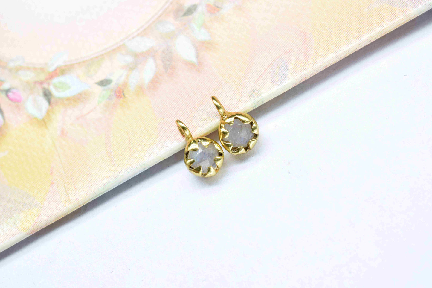 Moonstone Gemstone Single Bail Charms,Rainbow Moonstone 5mm Round Shape Bezel,Moonstone jewelry Making,Moonstone bezels Gold Plating Bezels