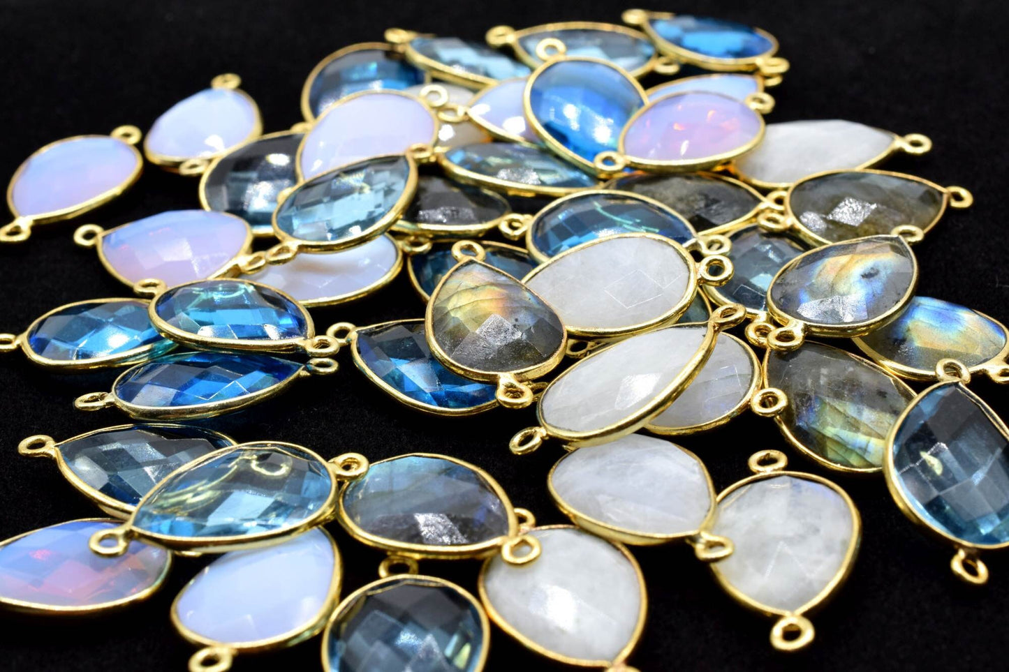 Sky Topaz 13x18mm Pear shape double bail connectors,Sky Topaz Pear pendant,Sky Topaz Gold Plated bezel,jewelry making charms craft,Sky Topaz