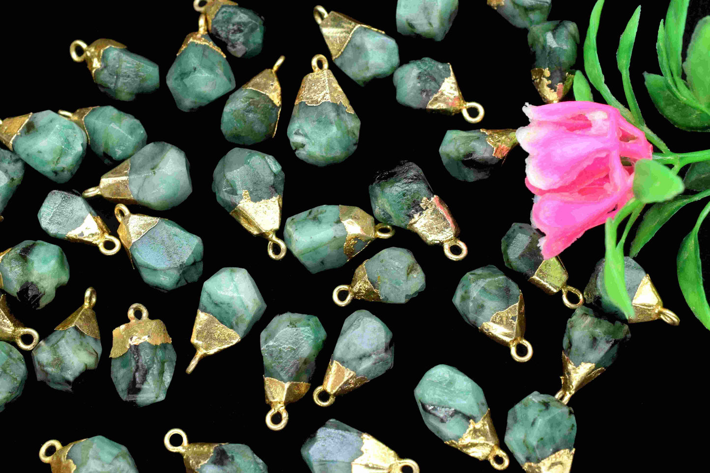 Natural Emerald Rough Pendant,Gemstone Pendant Jewelry,Emerald Rough Electroplated Birthstone Charm,Emerald Pendant Connectors Jewelry, Gift