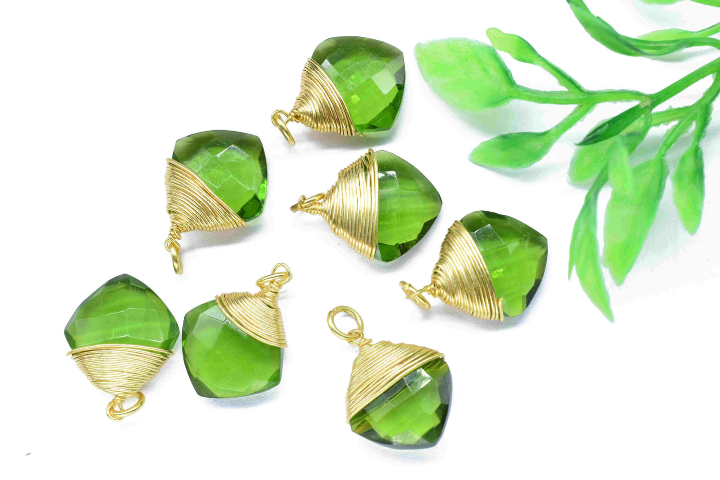 Peridot Wire Wrapped Connector,8mm Square Gemstone Pendants,single loop connectors,Peridot Wire Wrapped Necklace Charm,Jewelry Making Supply