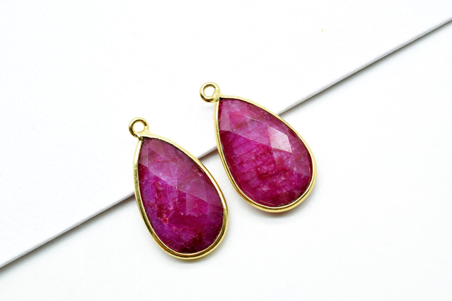 Ruby 12x20mm Pear shape charm,Ruby Pear Shape Bezel ConnectorGold Plated,Ruby Connector,Single Bail Connector,Jewelry Supply,Bezel Set Charm