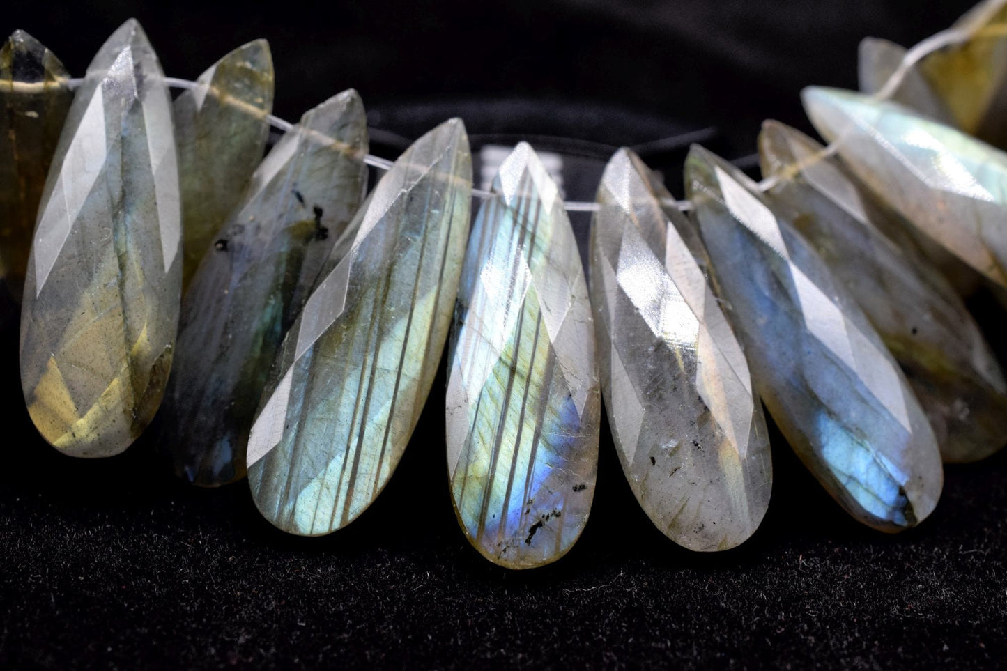 Labradorite Long drop 10x30mm Briolettes,Labradorite Briolette,Tear Drop Briolettes,jewelry supplies,Labradorite drops,Labradorite jewelry