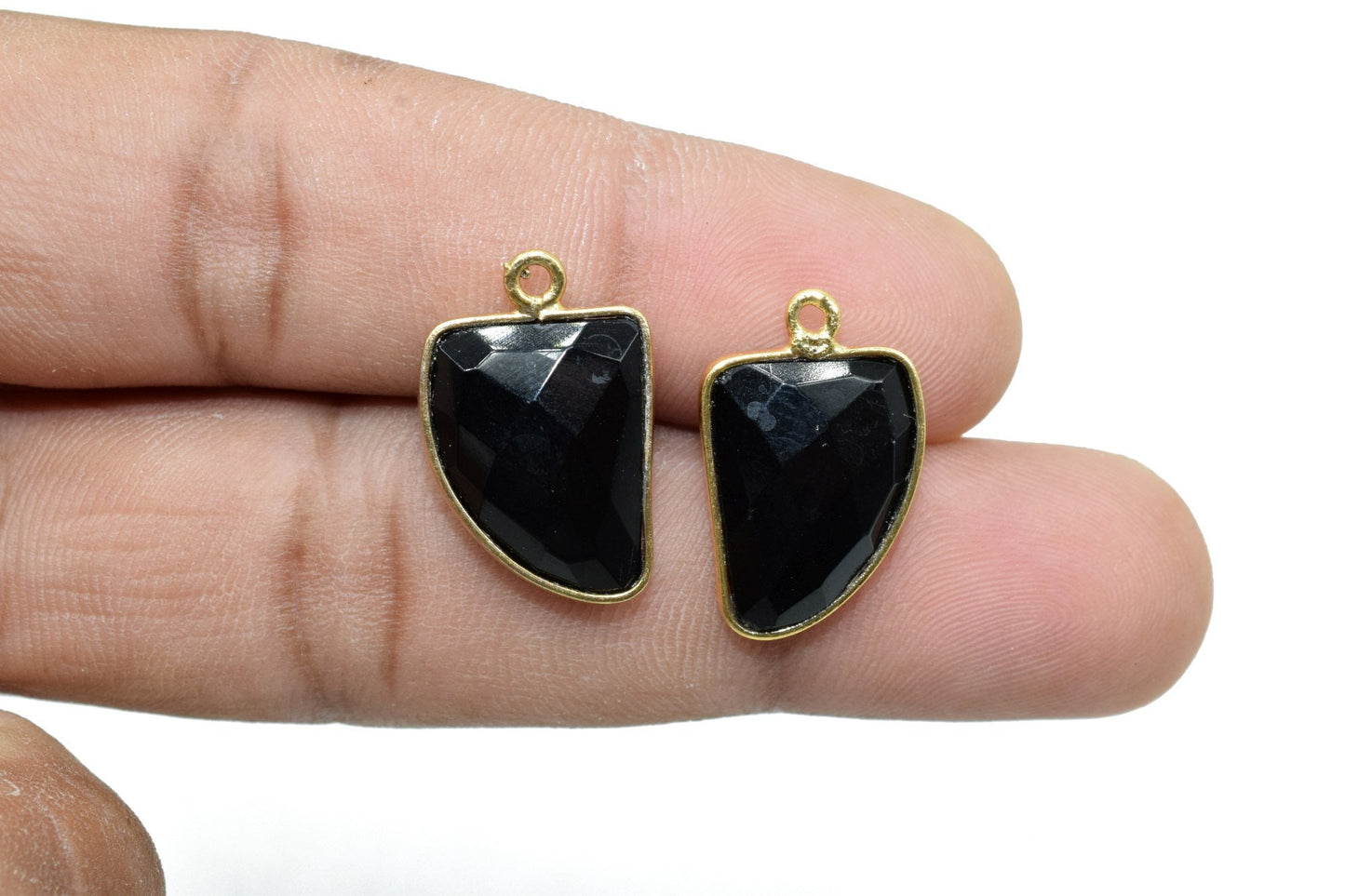 Black onyx 12x15mm Horn Shape Single bail connectors,Black onyx Pendant,Black onyx Horn Gold Plated bezel,jewelry making charm,black onyx