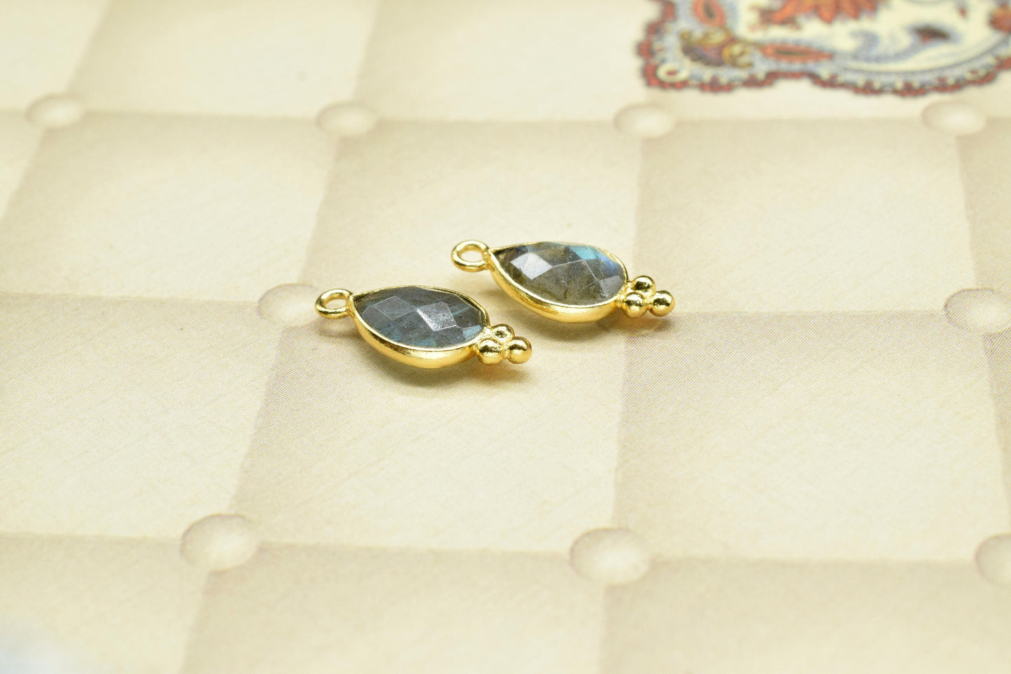 Labradorite Gemstone 7x10mm Gold Plated Bezels,Labradorite connector Jewelry Making Charms Crafts,Labradorite Pear Shape Pendant Charms,Gift