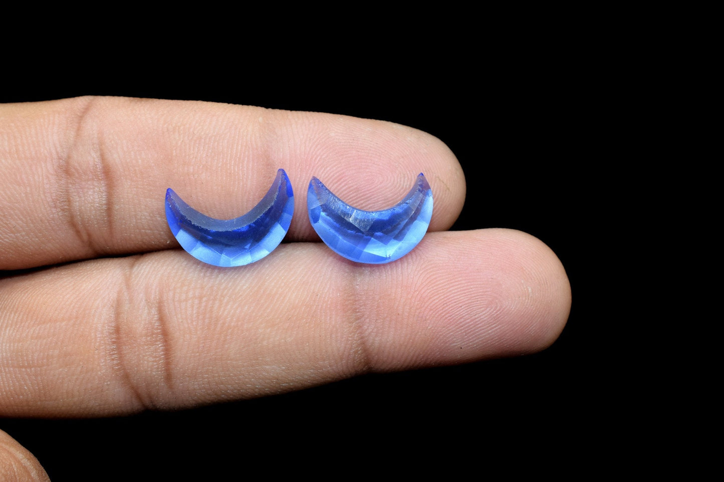 Tanzanite 15mm Faceted Moon shape briolette,Tanzanite gemstone,crescent moon,drilled moon shape beads,carving beads,Tanzanite crescent moon