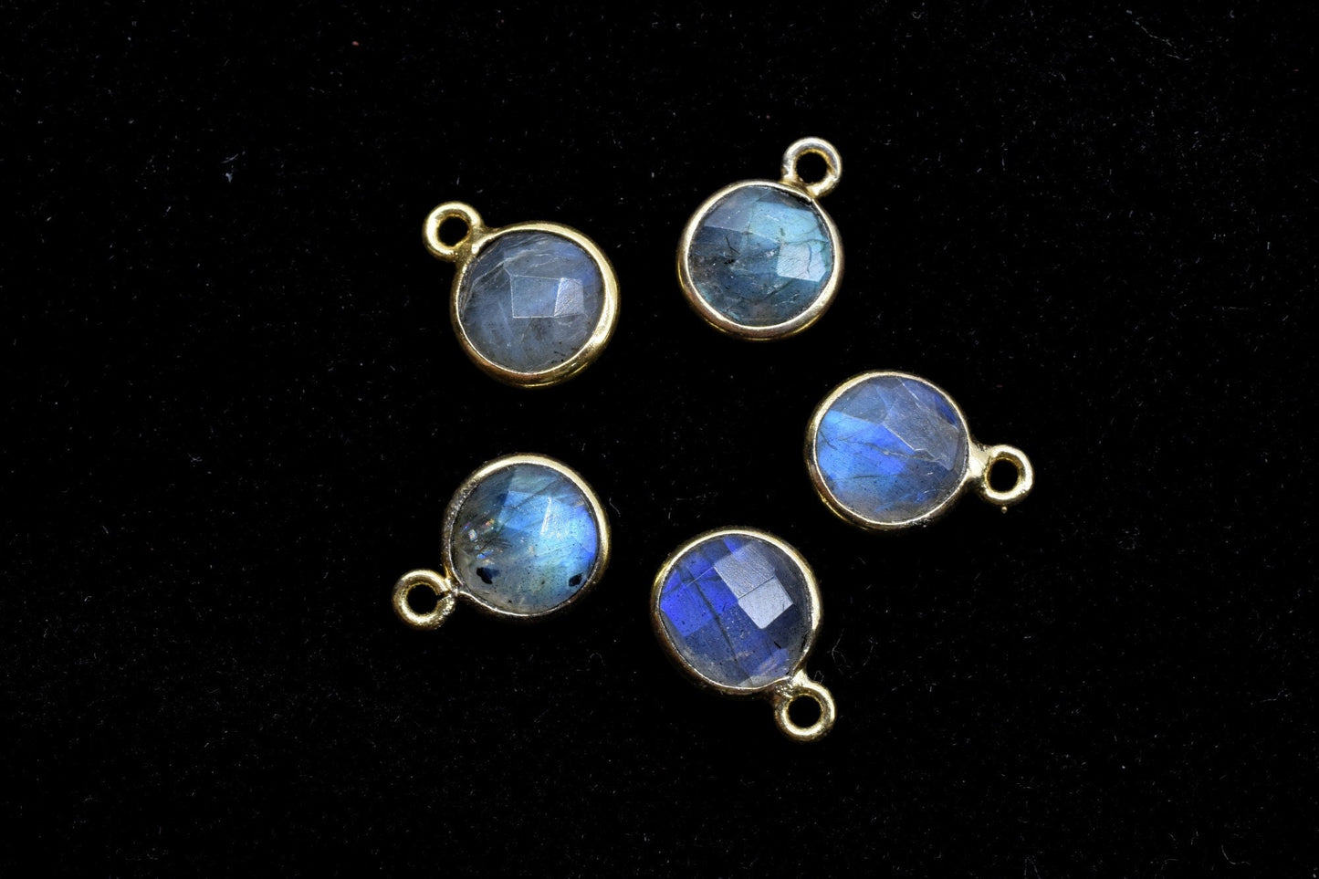 Labradorite 8mm charm,Labradorite Pendant,Labradorite Round Gold Plated bezel,Labradorite Vermeil Bezel,jewelry making charm,Brass connector