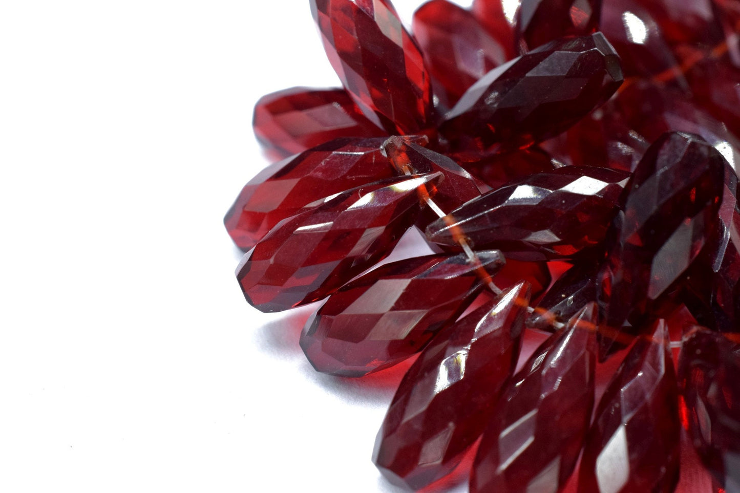 Garnet Teardrop Briolettes,Garnet Birthstone Drops Gemstone Semiprecious Gems,6x16mm Teardrop Briolettes,Mozambique Garnet Faceted Teardrops