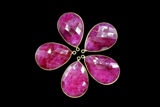 Ruby 20x28mm Pear Shape single Loop Charm,Dyed Ruby Faceted Pear Shape Connector,Bezel Pear Shape Connector,Ruby Single Flat Bail links,