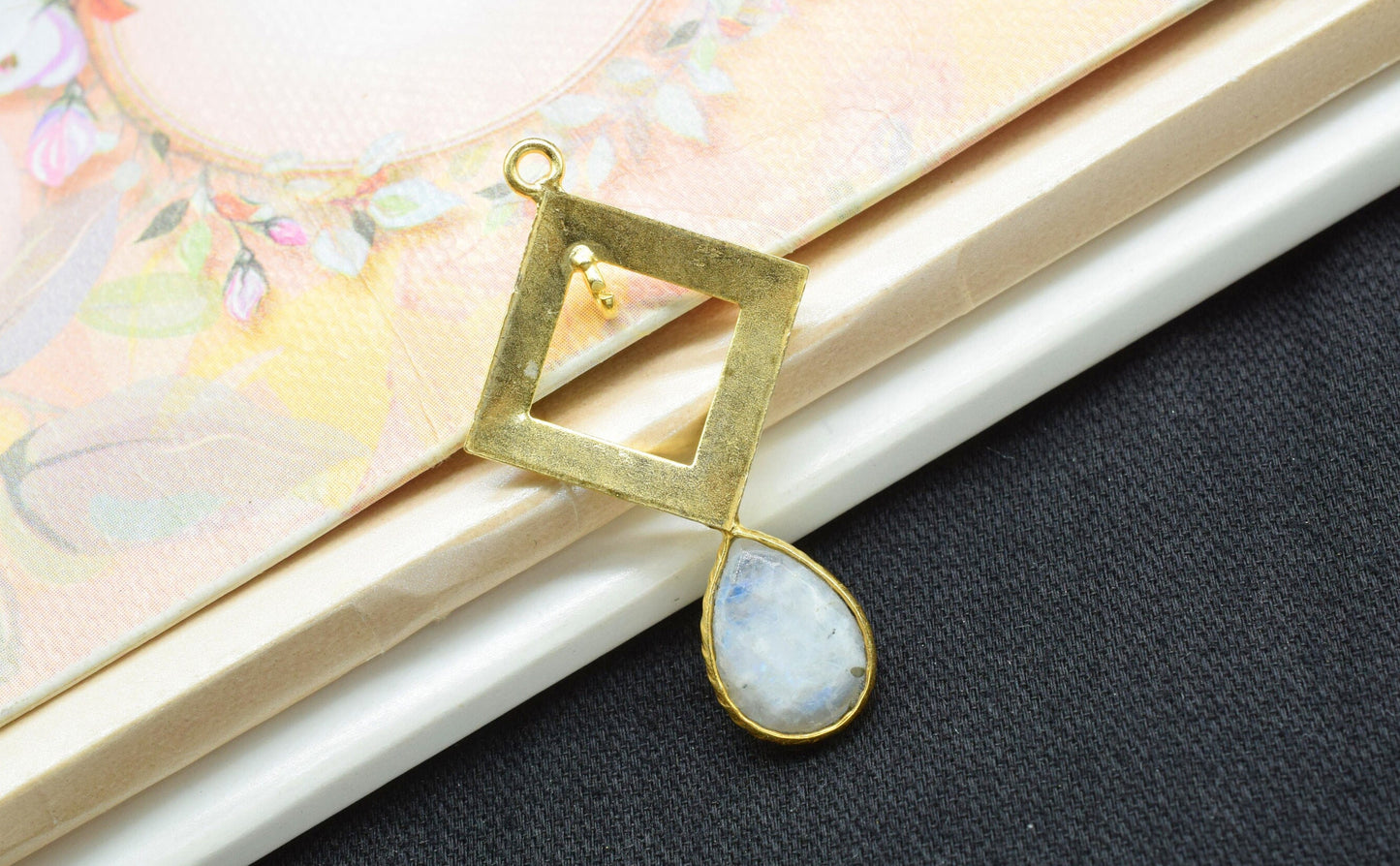 Flashy Moonstone Teardrop Pendant/Dangle Earring/Gemstone Pendant/Handmade Teardrop Jewellery/Components Pendant/Jewllery Essentials