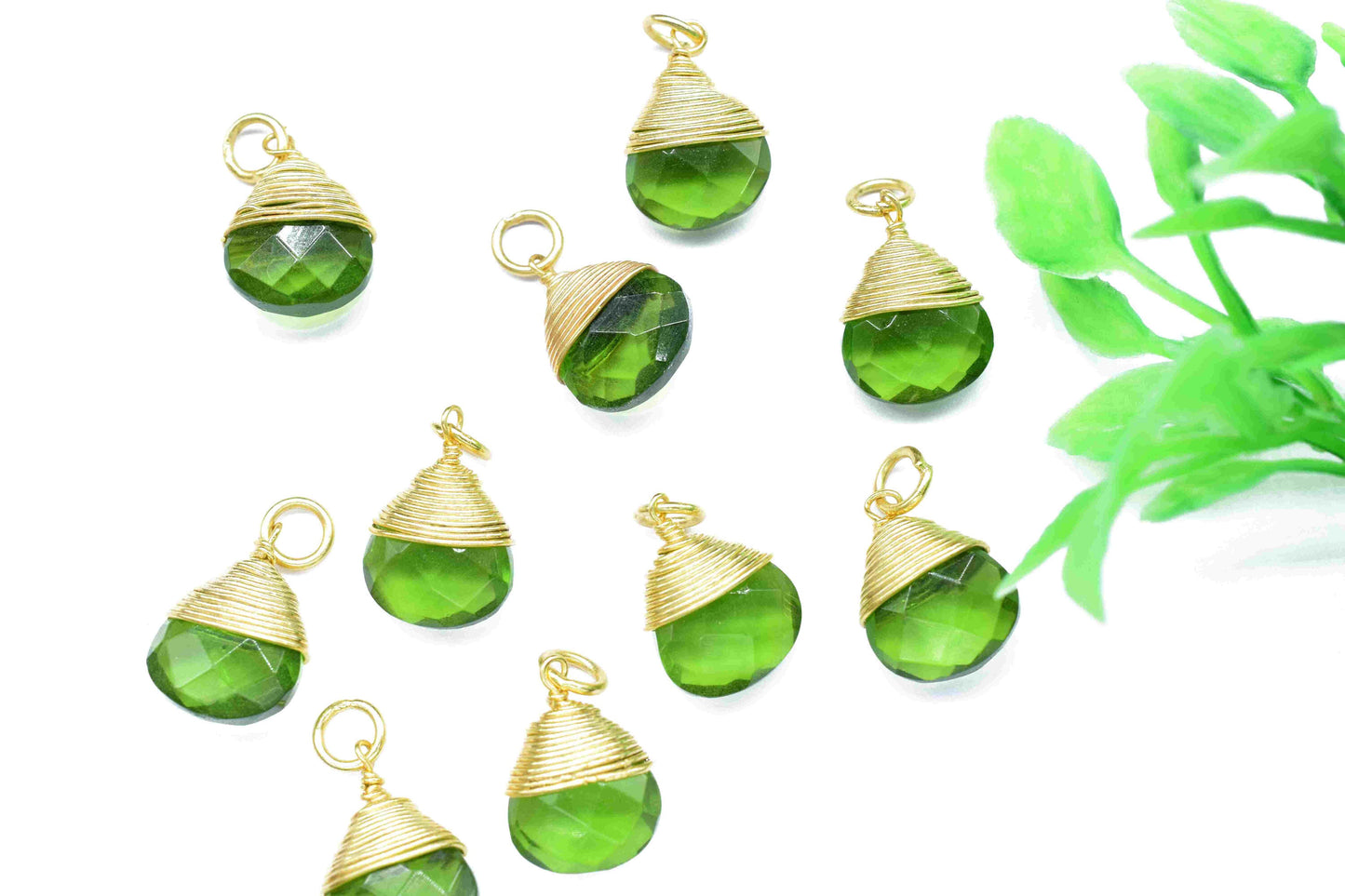 Peridot Faceted Wire Wrapped Connectors,10mm Heart Gemstone Pendant,loop Connector,Wire Wrapped Necklace,Peridot Jewelry making Supply,Gift