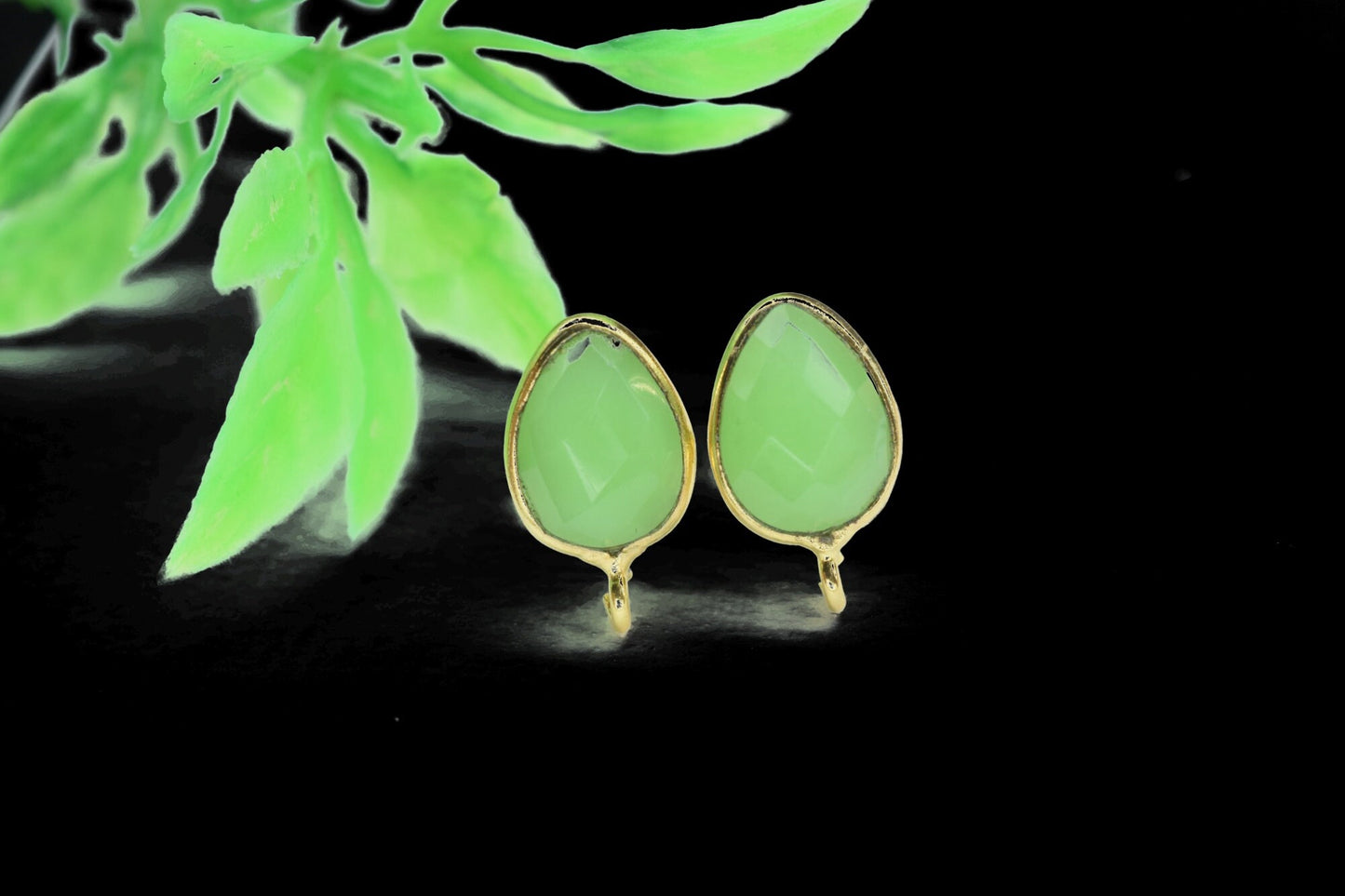 Chrysoprase 7x10mm Teardrop Earring Connector,Green Jewelry,bezel frame Connector,Ear Post Studs Connectors,Chrysoprase Ear Studs, Connector