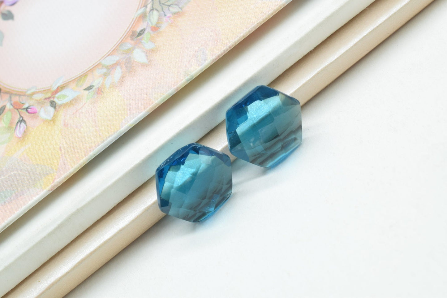 Blue Topaz Hexagon Faceted Beads,Blue Topaz 15mm Hexagon Briolettes,Blue Topaz Hexagon Beads,15mm Hexagon Briolettes Beads,wholesale beads