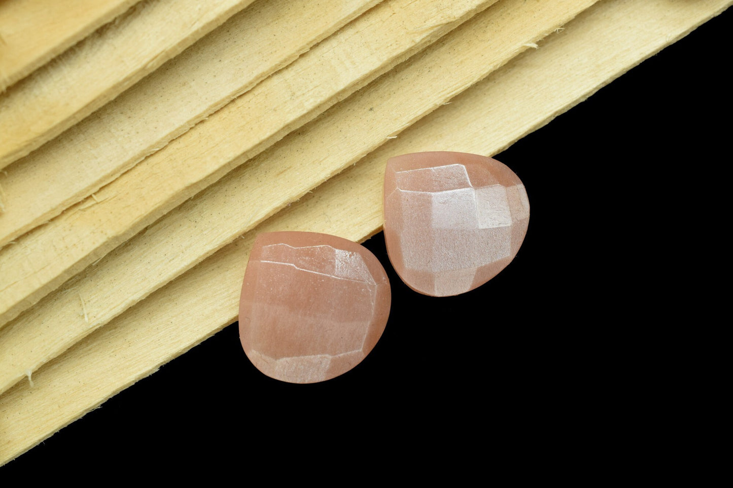 Peach Moonstone 14mm Heart Shape Briolettes,Peach Moonstone Briolettes,Peach Moonstone Jewelry Making Bead,Peach Moonstone Beads,stones