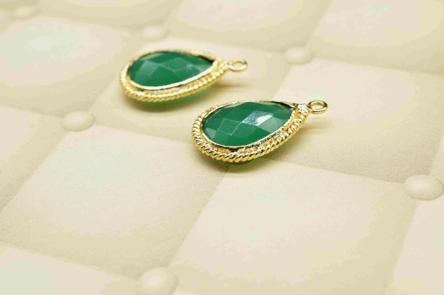 Green Onyx 9x13mm Teardrop Shape charm,Gold Plated bezel,double Bail connector,Onyx Jewelry,May Birthstone Coin Links,Handmade Bezel Charms