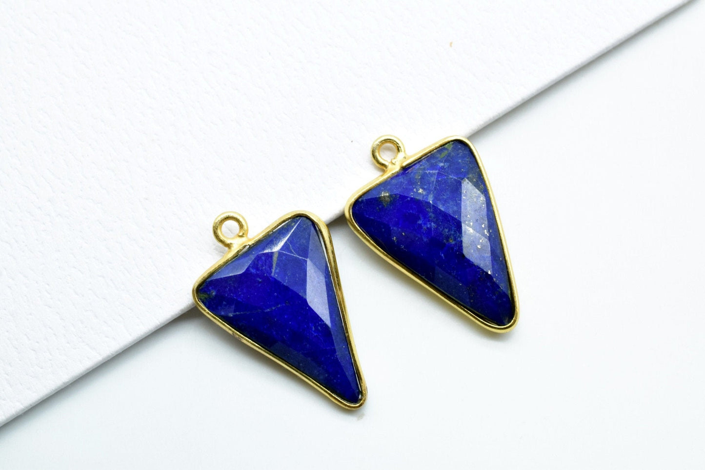 Lapis Lazuli 15x18mm Triangle shape single connector,Brass Gold Plated bezel,Lapis Pendant,Lapis Arrow shape pendant,Handmade gold charms