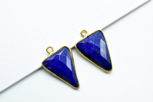 Lapis Lazuli 15x18mm Triangle shape single connector,Brass Gold Plated bezel,Lapis Pendant,Lapis Arrow shape pendant,Handmade gold charms