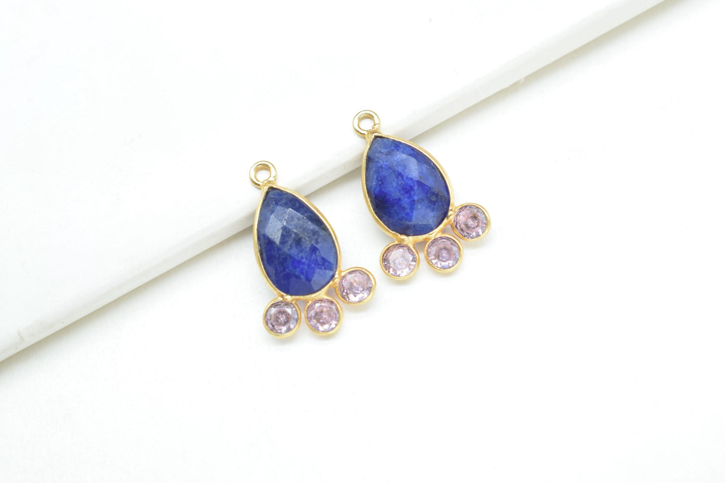 Blue Sapphire 10x14mm Pear shape Bezel charm,Sapphire Pendant,Blue Gemstone connector,Sapphire Charm Jewelry,Cubic zirconia Bezel charm,p011