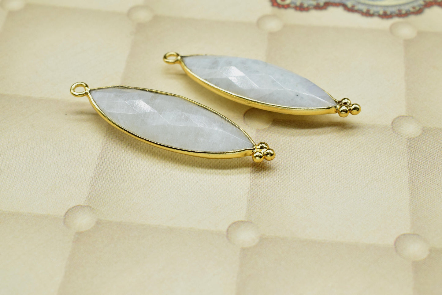 Rainbow Moonstone 10x30mm Bezel charms,Rainbow Gemstone Connector,Station Bezel Link Jewelry Supplies,marquise Shape Pendant,Moonstone Gift