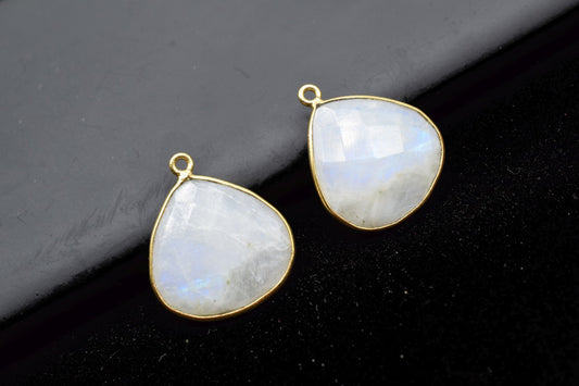Moonstone 20mm Heart Shape Charm,Rainbow Moonstone,Bezel Heart Shape Connector,Moonstone Heart Pendant 24k Gold Plated, Single flat Bail 1pc