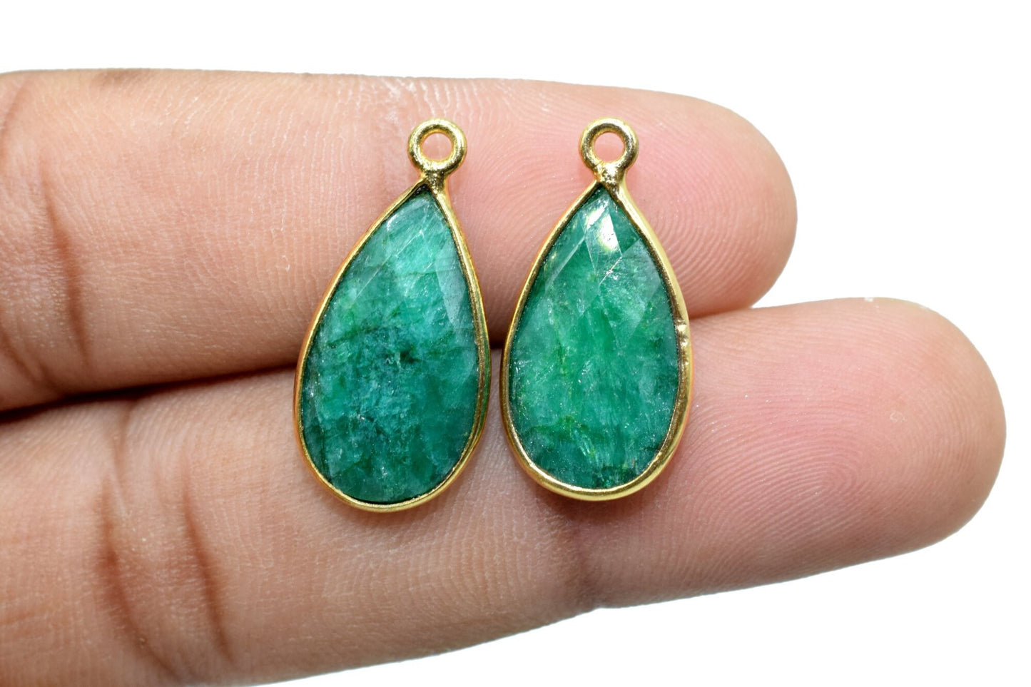 Emerald 10x18mm Pear shape charm,Checker Board cut Emerald Pendant,Hot Emerald charms,Emerald Pear Briolettes,Emerald single bail connectors