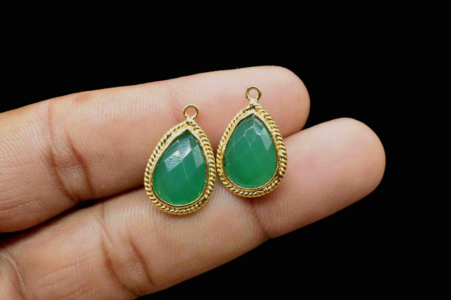 Green Onyx 9x13mm Teardrop Shape charm,Gold Plated bezel,double Bail connector,Onyx Jewelry,May Birthstone Coin Links,Handmade Bezel Charms