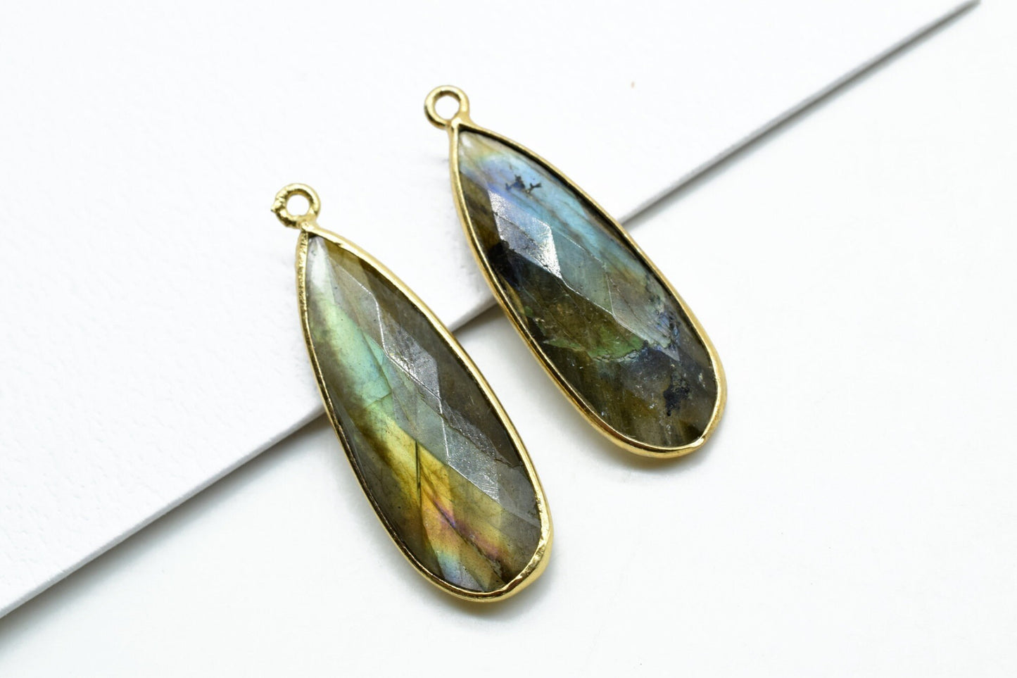 Labradorite 10x30mm Bezel charm,Brass Gold Plated bezel,Natural Labradorite Pendants Teardrop  Light Gold Bezel Trim Edge Faceted Gemstone