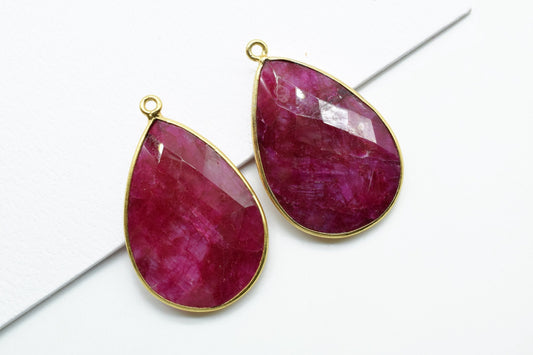 Ruby 20x30mm Pear Shape single Loop Charm,Dyed Ruby Faceted Pear Shape Connector,Bezel Pear Shape Connector,Ruby Single Flat Bail links,
