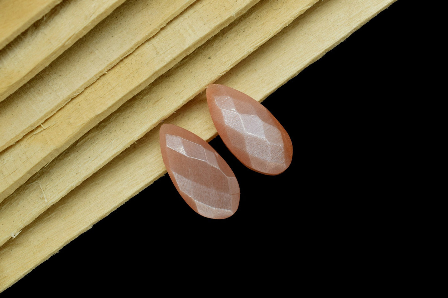 Peach Moonstone 8x16mm Faceted Pear Shape Briolettes,Teardrop Beads,Semi-Precious Gemstones Bead,Calibrated Pear Bead,Peach Moonstone  pear