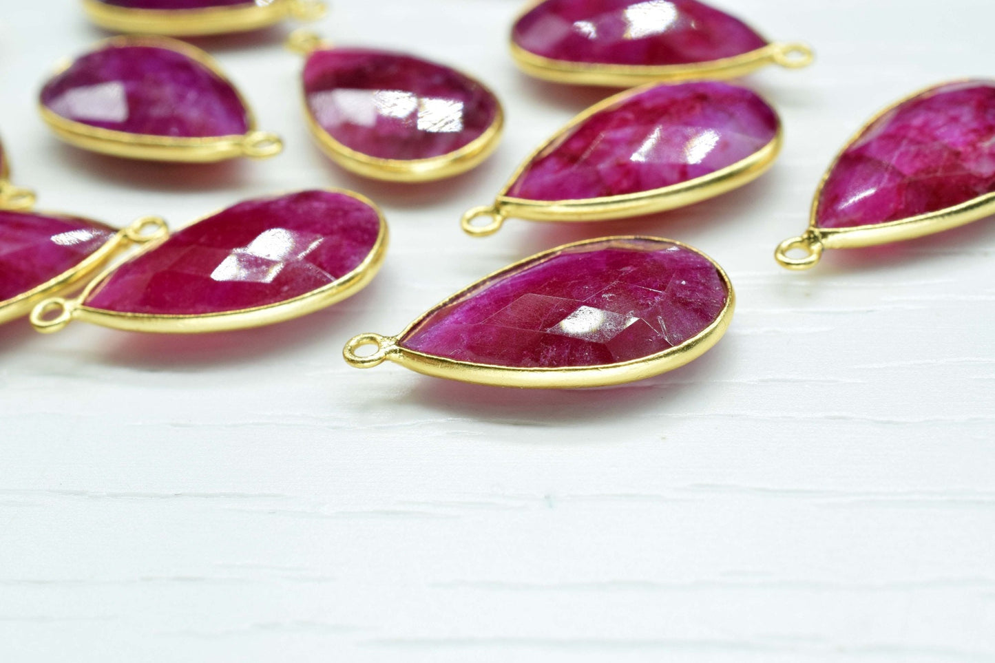 Ruby 12x20mm Pear shape charm,Ruby Pear Shape Bezel ConnectorGold Plated,Ruby Connector,Single Bail Connector,Jewelry Supply,Bezel Set Charm