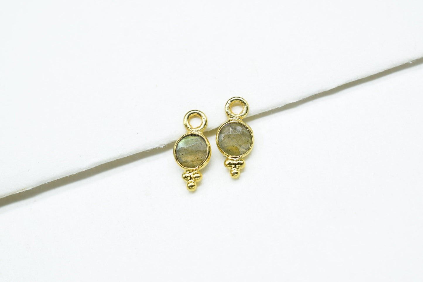 Labradorite Charms Connector/Handmade Jewelry/Gold Plated Connector/Tiny Pendant/Labradorite Pendant/Round Shape Connector/Gemstone Charms