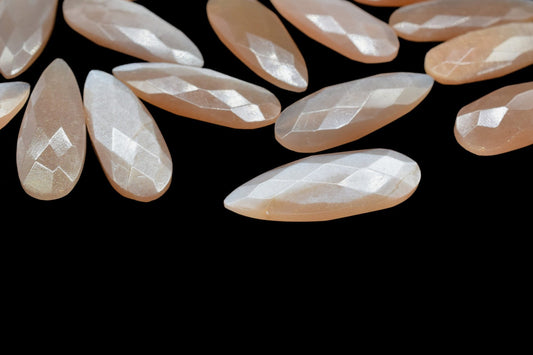 Natural Peach Moonstone Long tear drop 10x30mm Briolettes,Peach Moonstone Briolette,Peach Moonstone Tear Drop Briolettes,jewelry supplies
