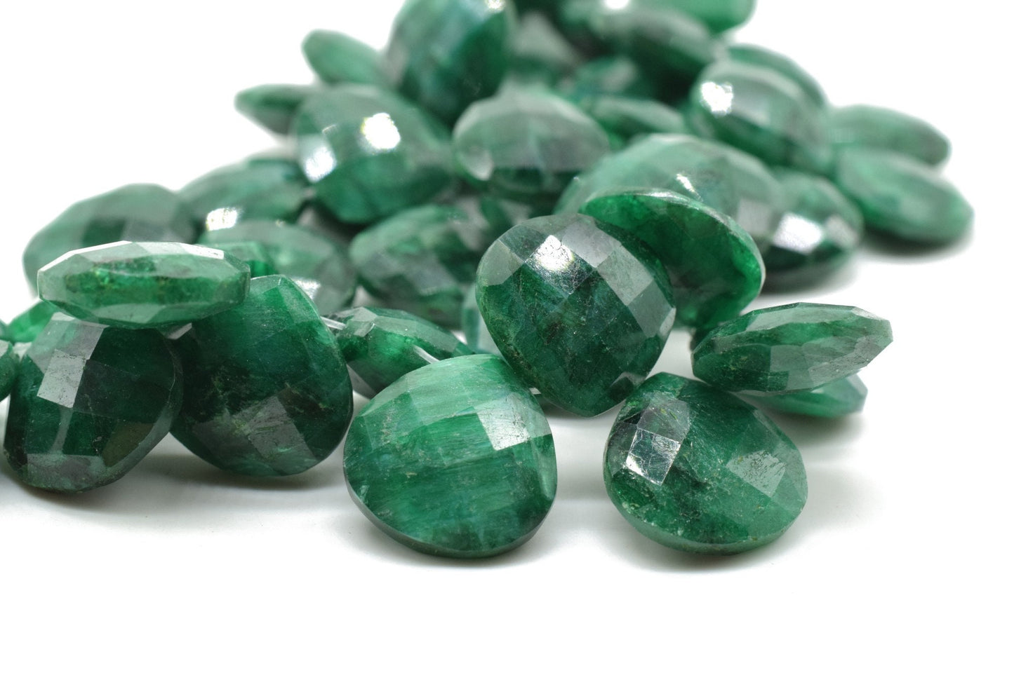 Natural Emerald AAA Quality Faceted 14mm Heart Shape Briolettes,Emerald briolettes for making jewelry,Emerald Heart Shape beads,Emerald bead