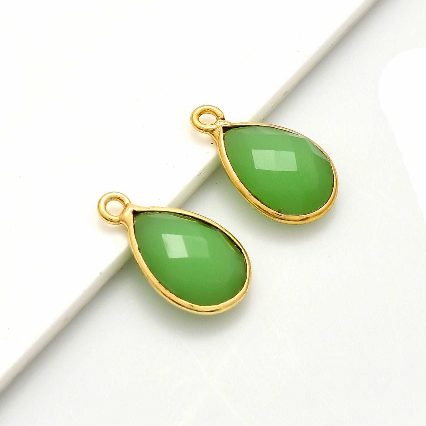 Chrysoprase Bezel Charms Pendant,7x10mmPear Shape Gold Plated bezel ,Chrysoprase Bezel Charm,jewelry making charms,Gemstone connector,charms