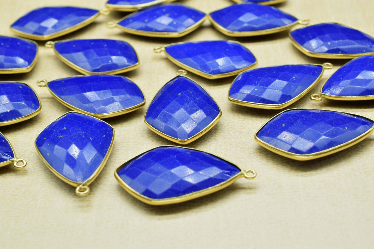 Lapis Lazuli 20x30mm Bezel Charm,Handmade pendant,Lapis Lazuli connector,Gold Plated bezel,Lapis Pendant,Lapis Lazuli kite shape pendant