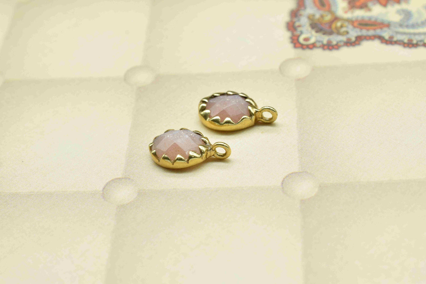 Peach Moonstone Prong Pendant,Handmade Gemstone Bezel Link,Tiny Moonstone Bezel Connector,Single bail connector,Moonstone Pendant Jewelry
