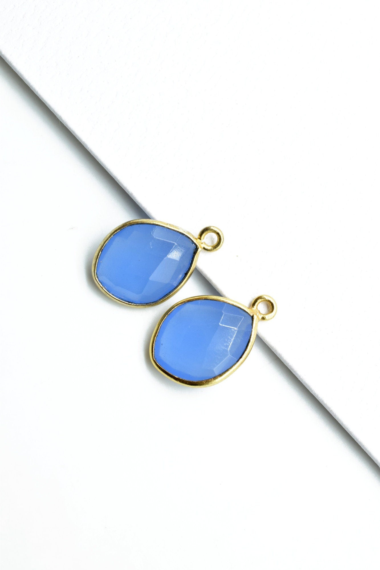 Blue Chalcedony 10x13mm Eye shape single loop charms,Blue Chalcedony pendants, Gold Plated,Single Bail Connectors,Jewelry Bezel Set Charms