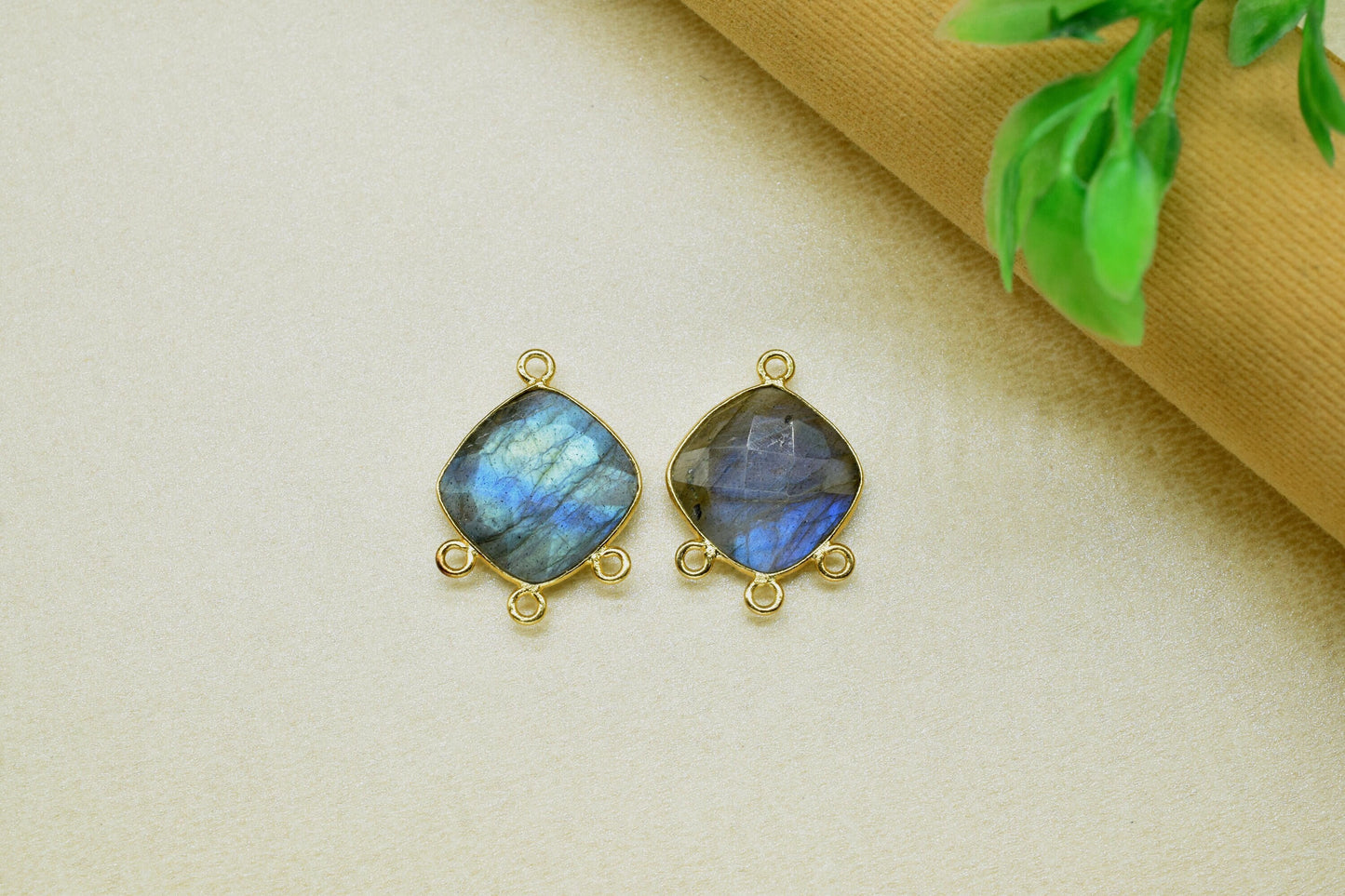 Labradorite single Bail connectors,Labradorite Brass Gold Plated bezels Pendants,Blue Flash Labradorite 14mm cushion shape Charms Pendant