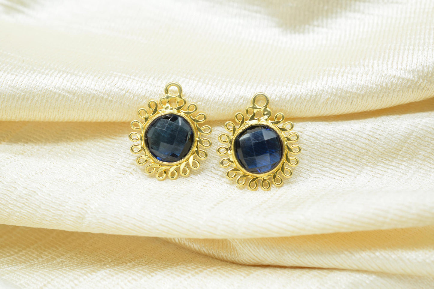 Blue Kyanite 10mm Round Bezel Charm,Gemstone Brass Component,Single Bail Pendant,Round Faceted charms,Handmade Jewellery Connector,Gift