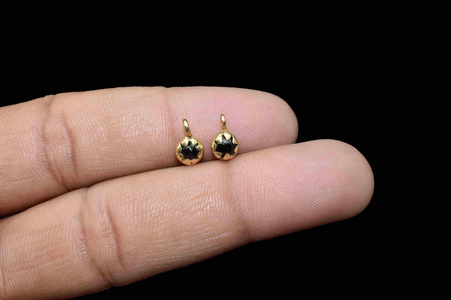 Black onyx Pendant Jewelry,Black onyx 5mm Round Shape Single bail connector,Onyx Connector,Onyx Gold Plated bezel,Charm jewelry making